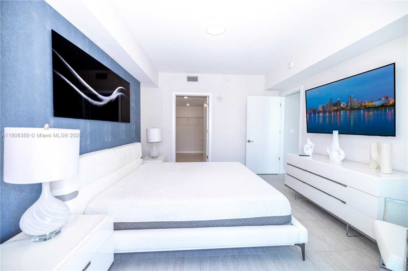 Small Image of 3900 BISCAYNE BLVD #S-1118, Miami Number 17