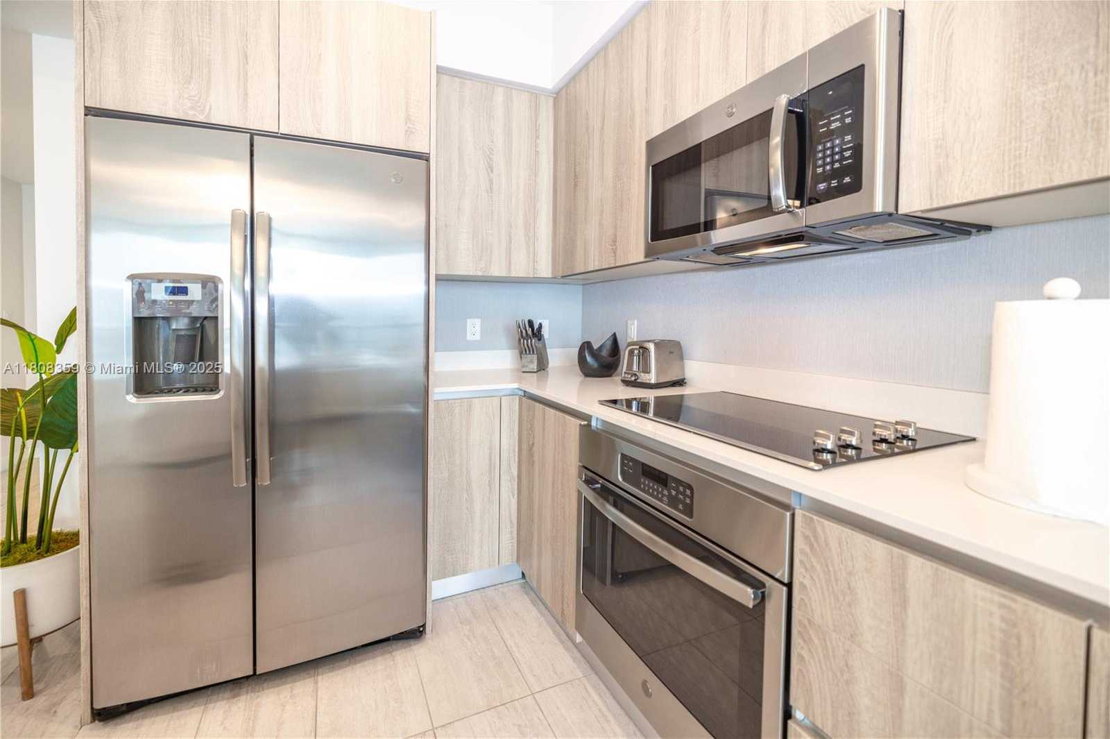 Small Image of 3900 BISCAYNE BLVD #S-1118, Miami Number 31