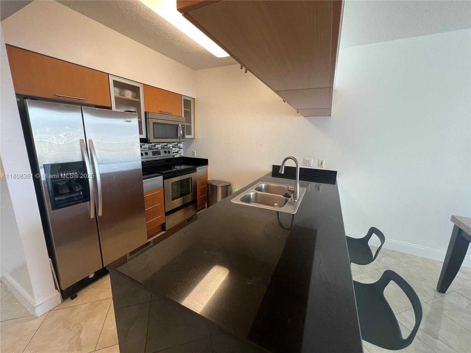 Small Image of 1750 NORTH BAYSHORE DR #1410, Miami Number 2