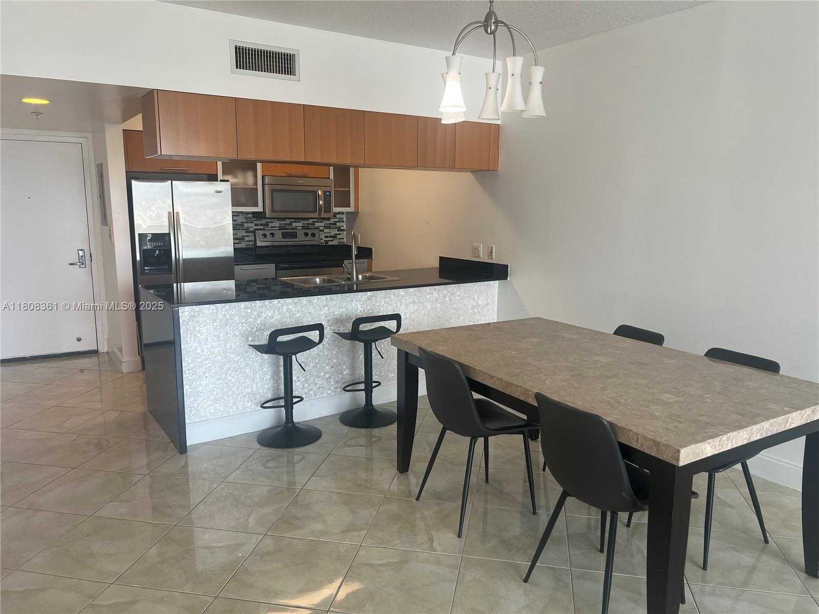 Small Image of 1750 NORTH BAYSHORE DR #1410, Miami Number 3