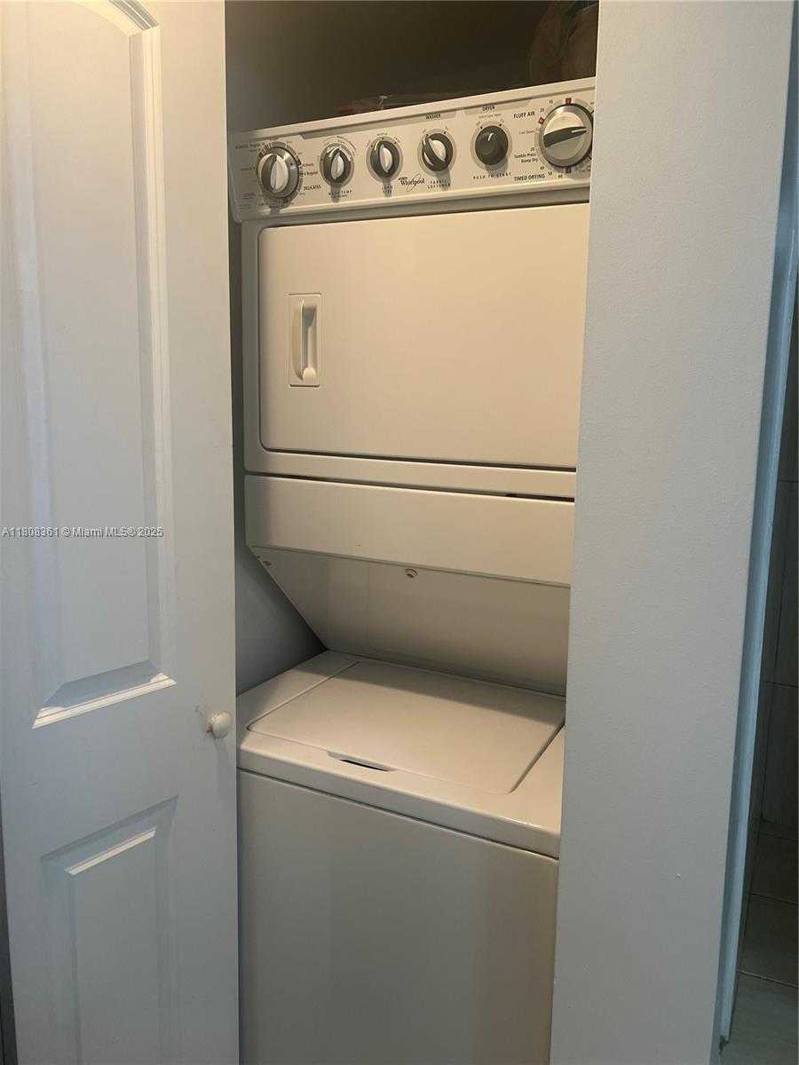 Small Image of 1750 NORTH BAYSHORE DR #1410, Miami Number 8