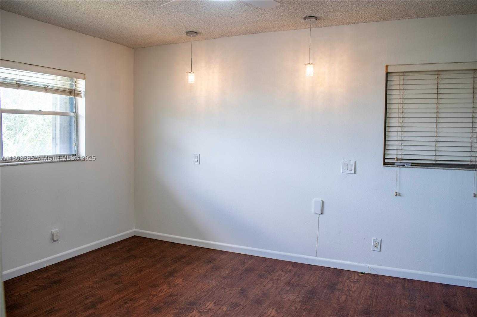 Small Image of 3090 HOLIDAY SPRINGS BLVD #305, Margate Number 13