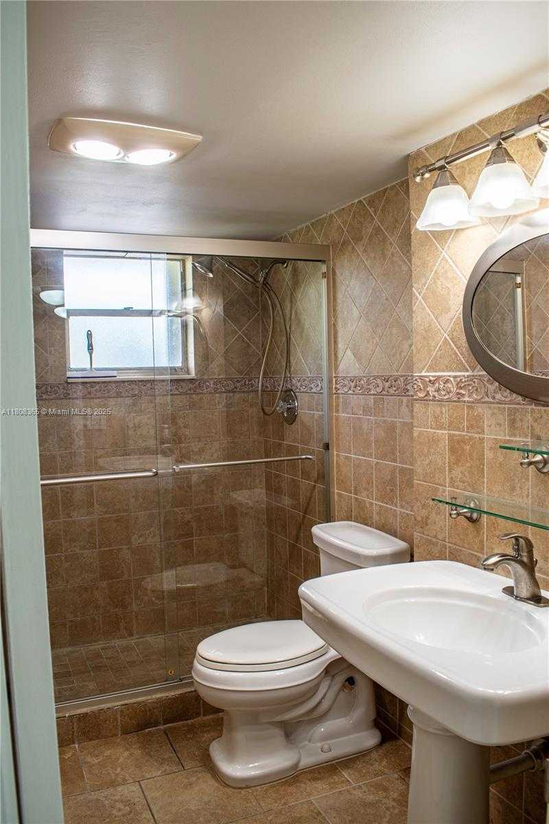 Small Image of 3090 HOLIDAY SPRINGS BLVD #305, Margate Number 17