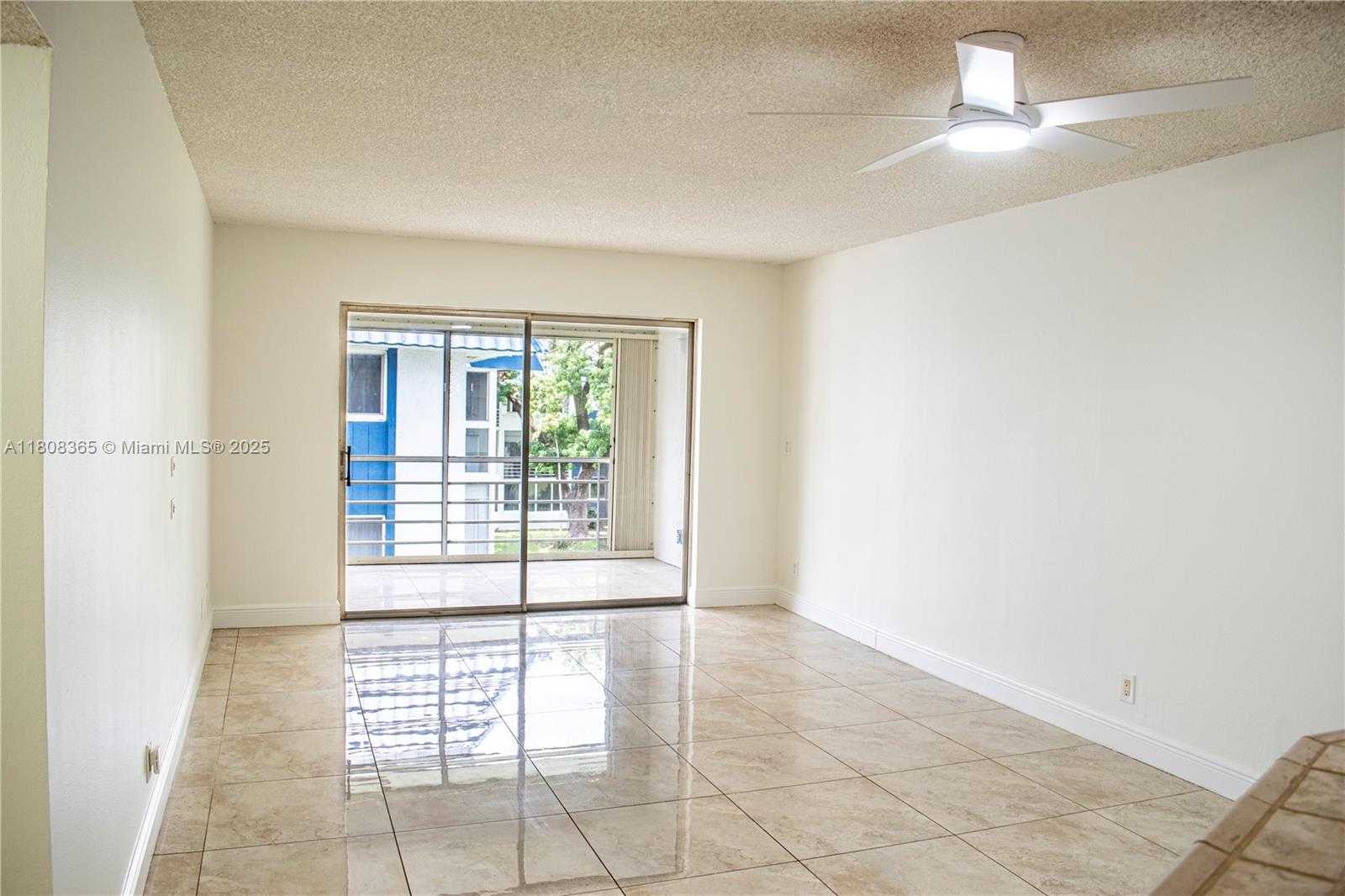 Small Image of 3090 HOLIDAY SPRINGS BLVD #305, Margate Number 2