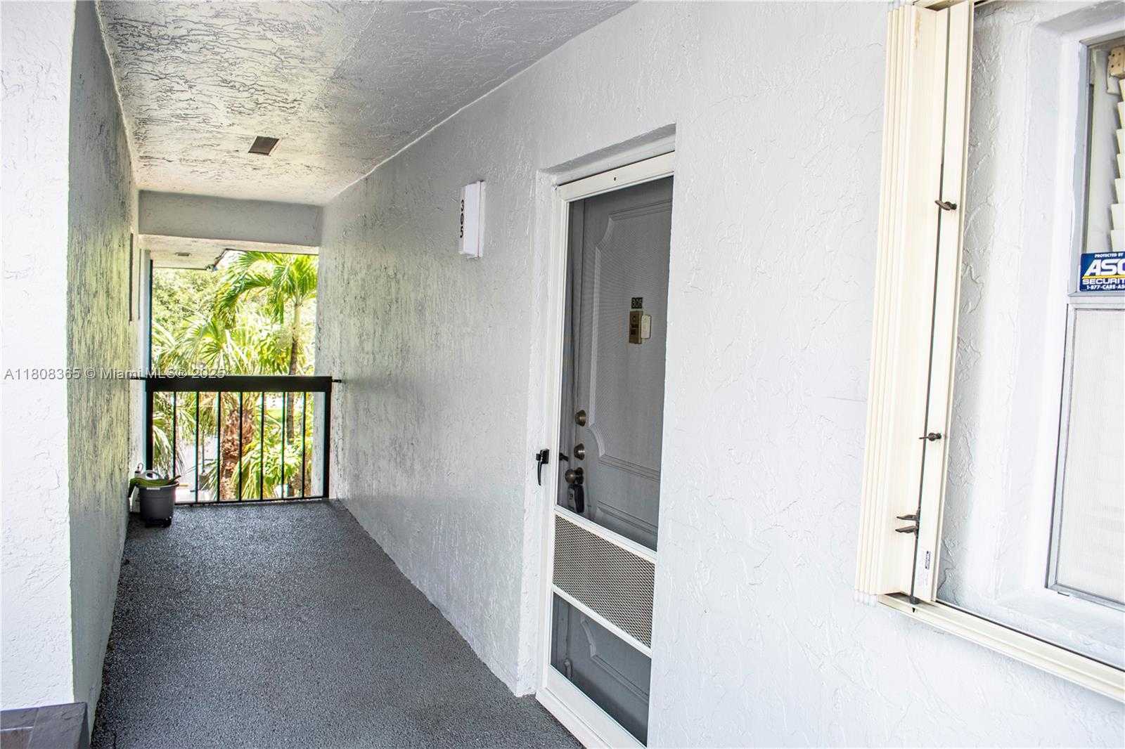 Small Image of 3090 HOLIDAY SPRINGS BLVD #305, Margate Number 21