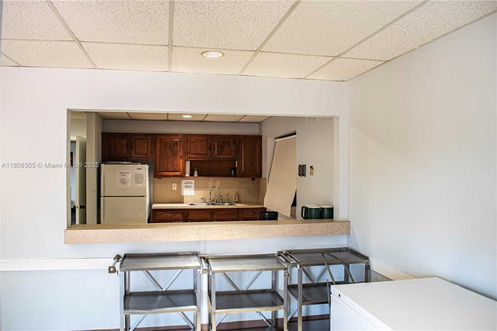 Small Image of 3090 HOLIDAY SPRINGS BLVD #305, Margate Number 26
