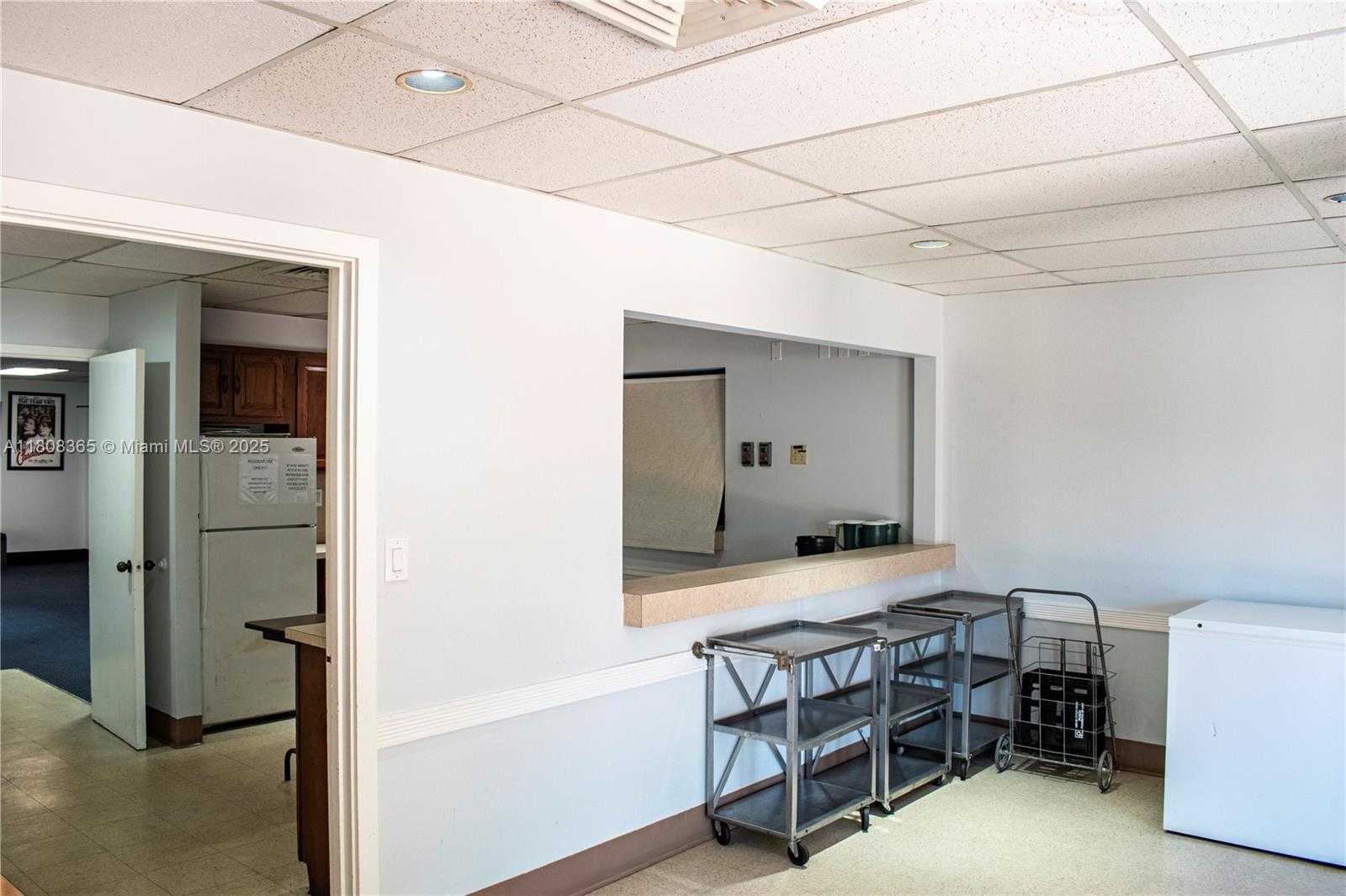 Small Image of 3090 HOLIDAY SPRINGS BLVD #305, Margate Number 27