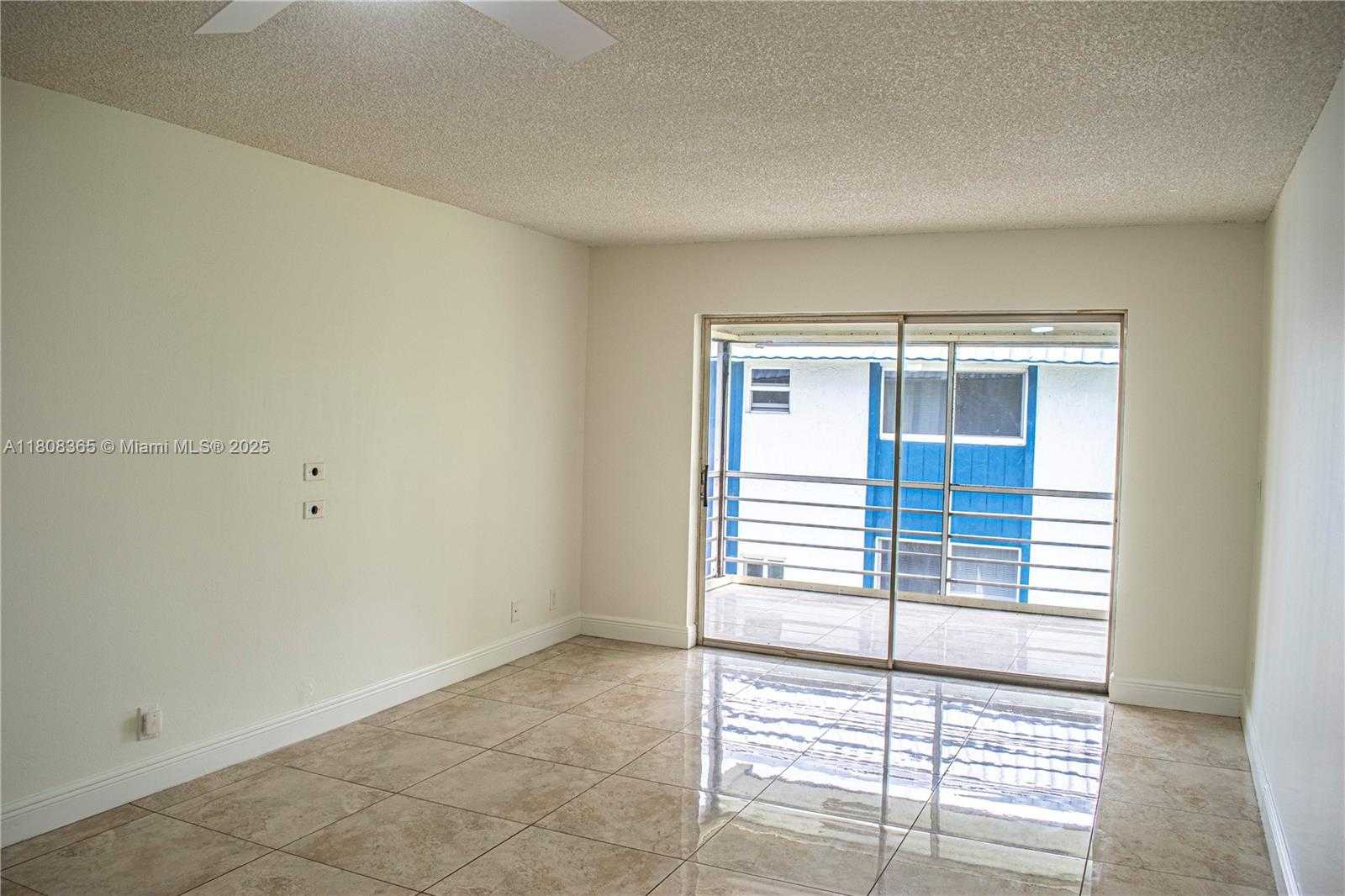 Small Image of 3090 HOLIDAY SPRINGS BLVD #305, Margate Number 3