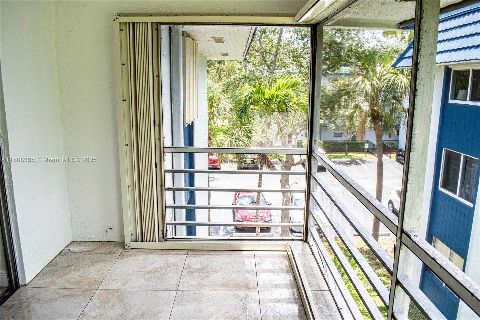 Small Image of 3090 HOLIDAY SPRINGS BLVD #305, Margate Number 6