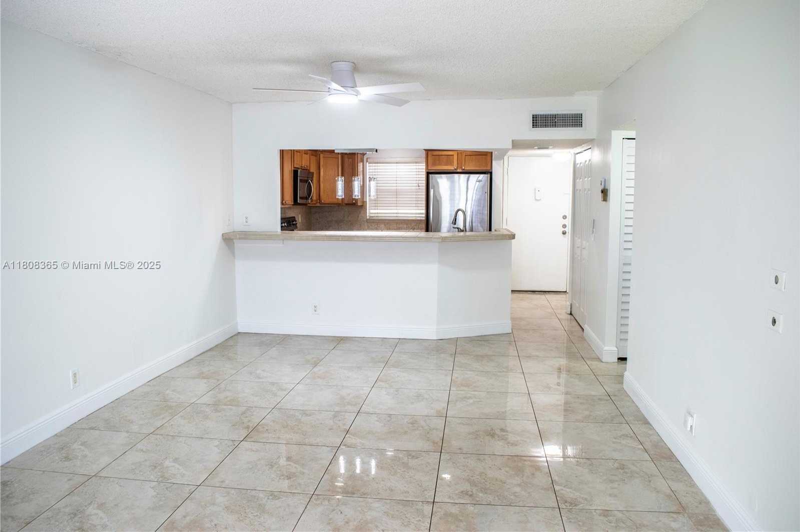 Small Image of 3090 HOLIDAY SPRINGS BLVD #305, Margate Number 7