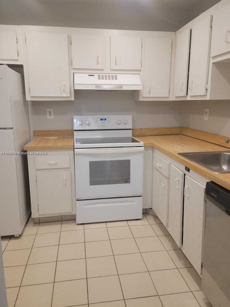 Small Image of 1800 SOUTH WEST 81ST AVE #1105, North Lauderdale Number 6