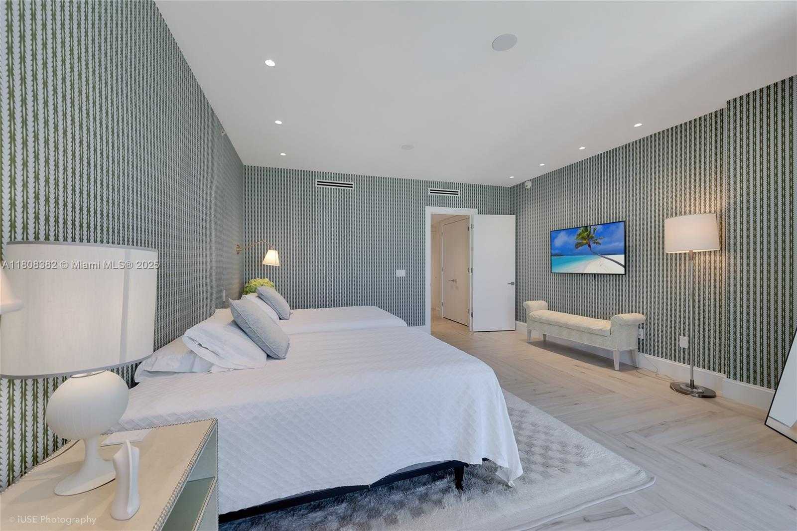 Small Image of 10225 COLLINS AVE #604, Bal Harbour Number 11