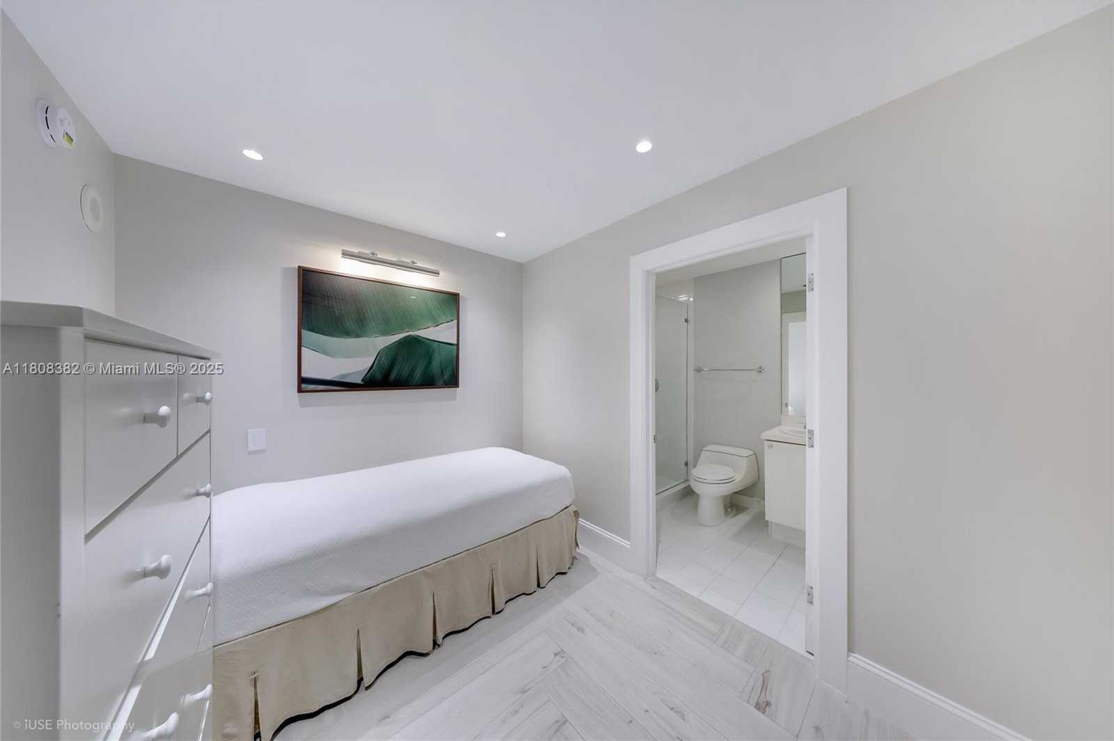 Small Image of 10225 COLLINS AVE #604, Bal Harbour Number 20