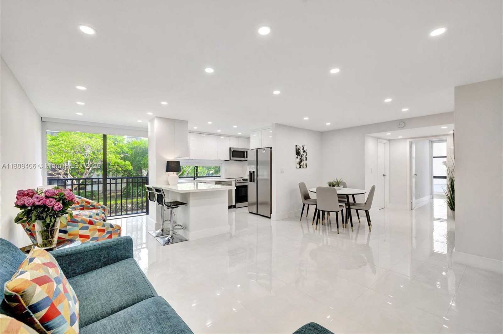 Small Image of 17021 NORTH BAY RD #220, Sunny Isles Beach Number 2