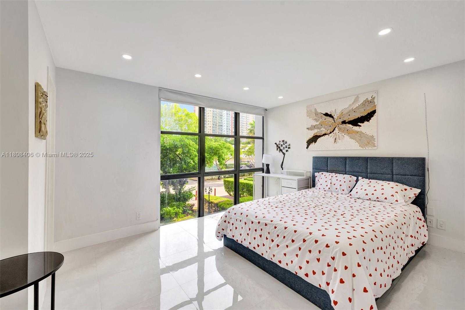 Small Image of 17021 NORTH BAY RD #220, Sunny Isles Beach Number 22