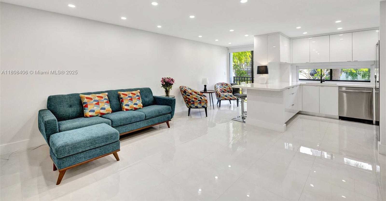 Small Image of 17021 NORTH BAY RD #220, Sunny Isles Beach Number 3
