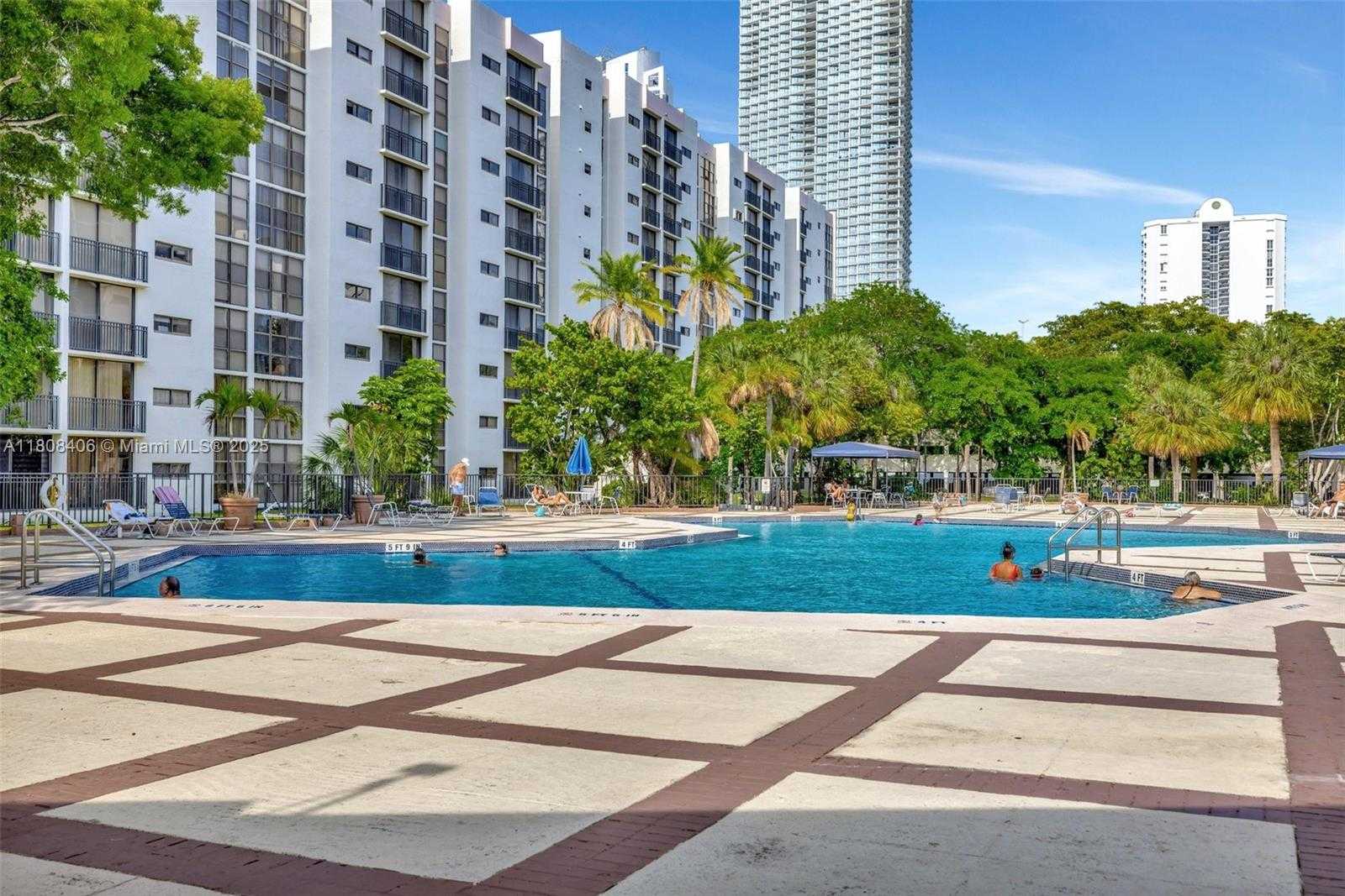 Small Image of 17021 NORTH BAY RD #220, Sunny Isles Beach Number 35