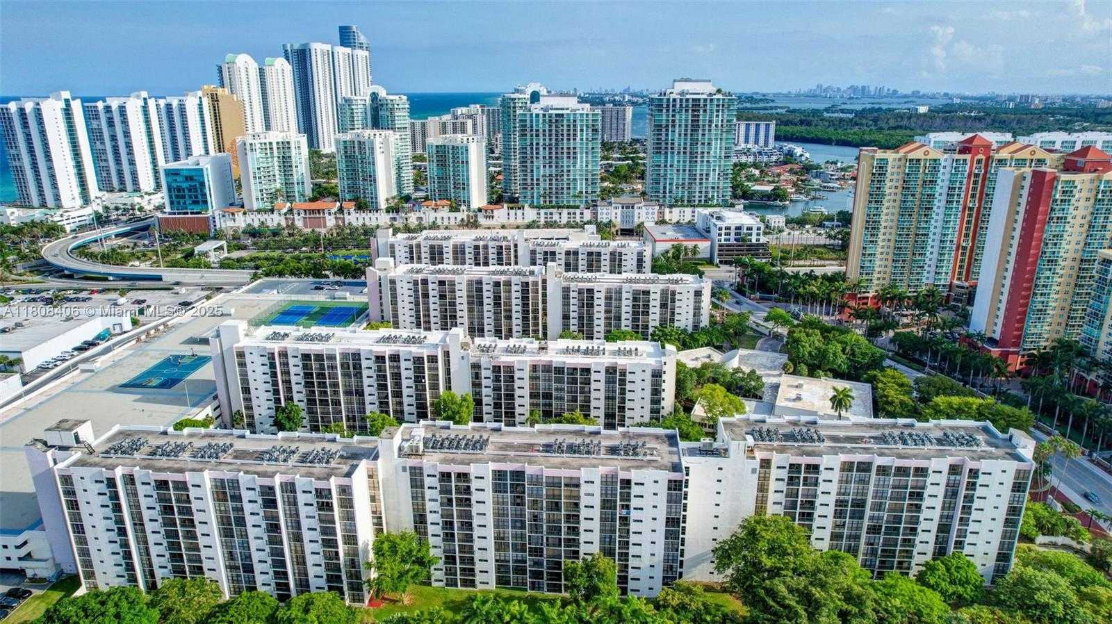 Small Image of 17021 NORTH BAY RD #220, Sunny Isles Beach Number 37