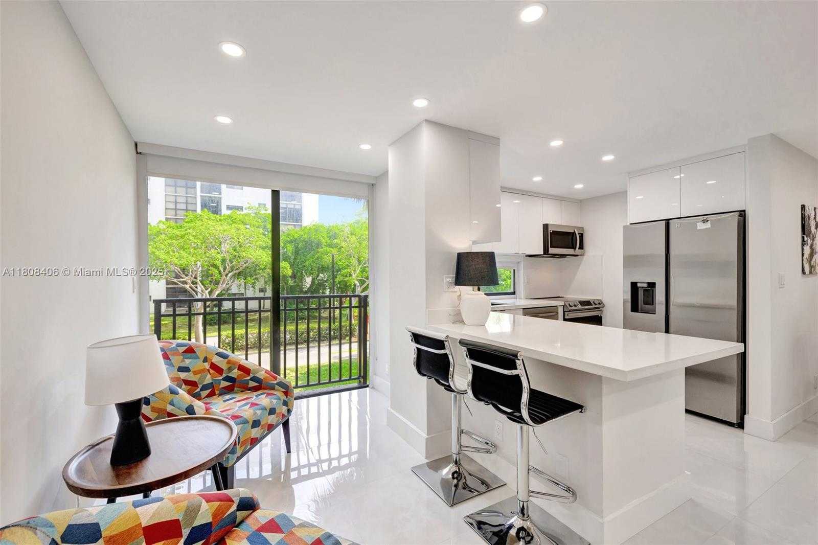 Small Image of 17021 NORTH BAY RD #220, Sunny Isles Beach Number 6