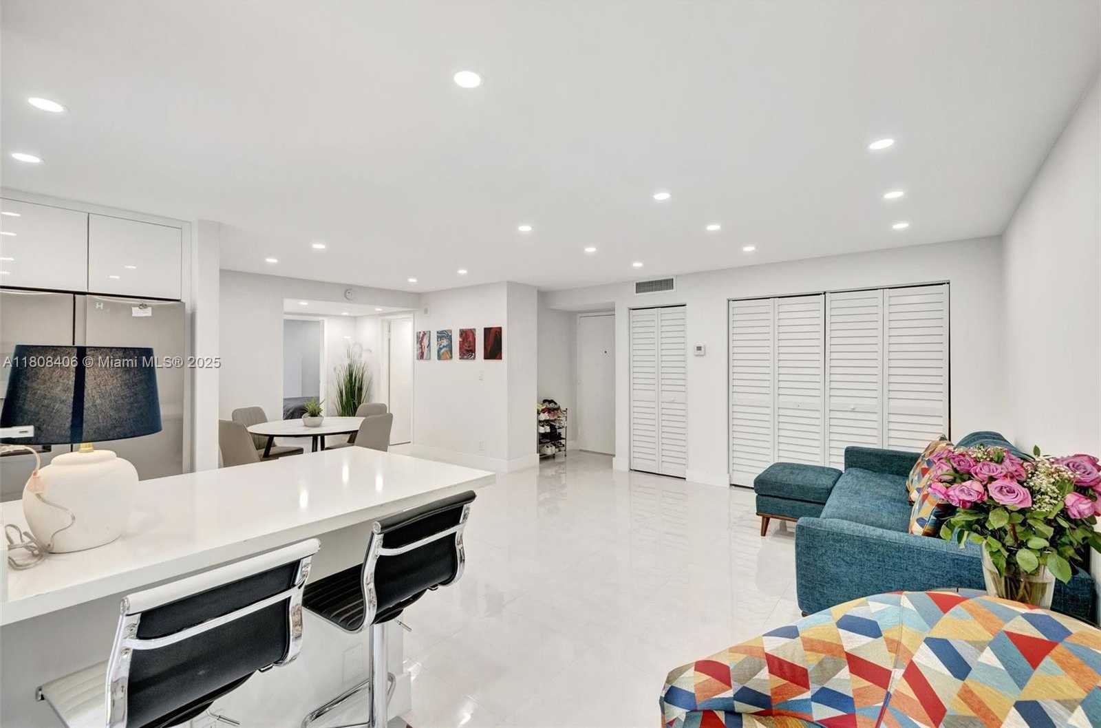 Small Image of 17021 NORTH BAY RD #220, Sunny Isles Beach Number 8