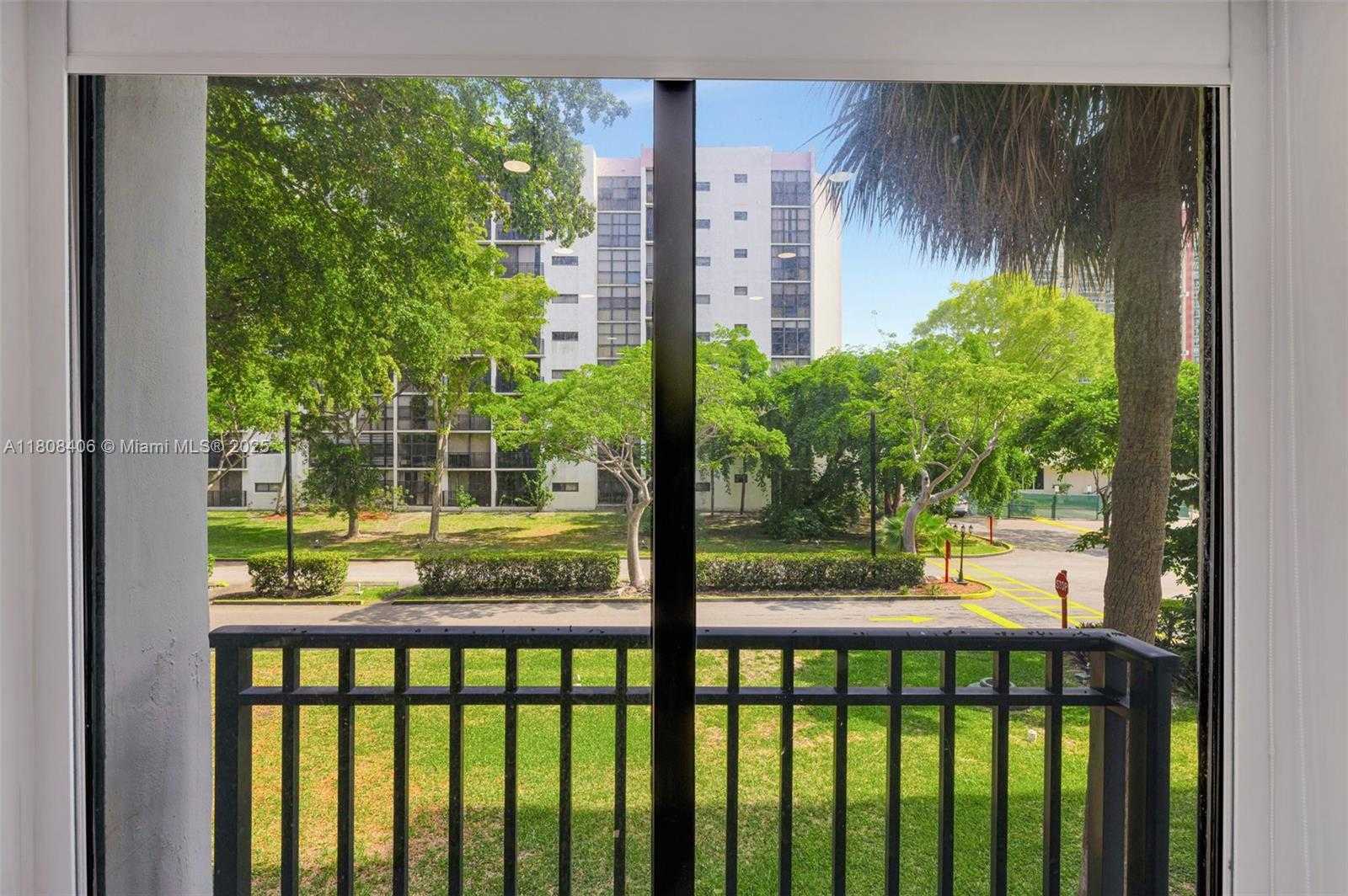 Small Image of 17021 NORTH BAY RD #220, Sunny Isles Beach Number 9