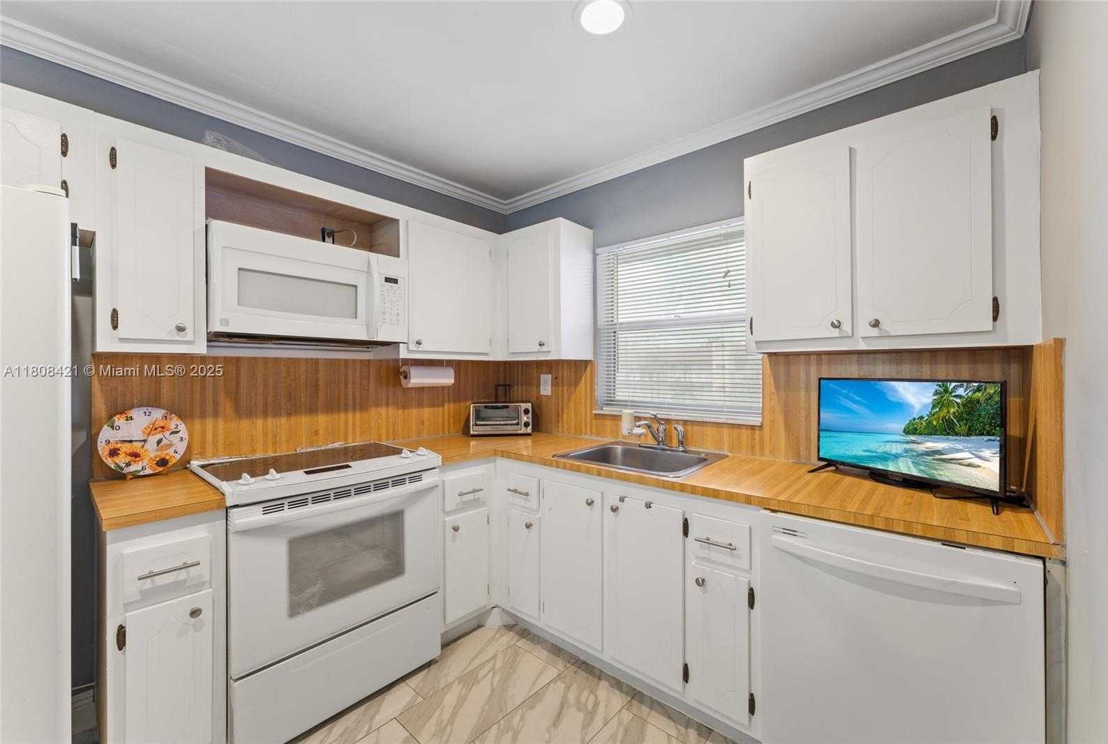 Small Image of 9401 SUNRISE LAKES BLVD #307, Sunrise Number 12
