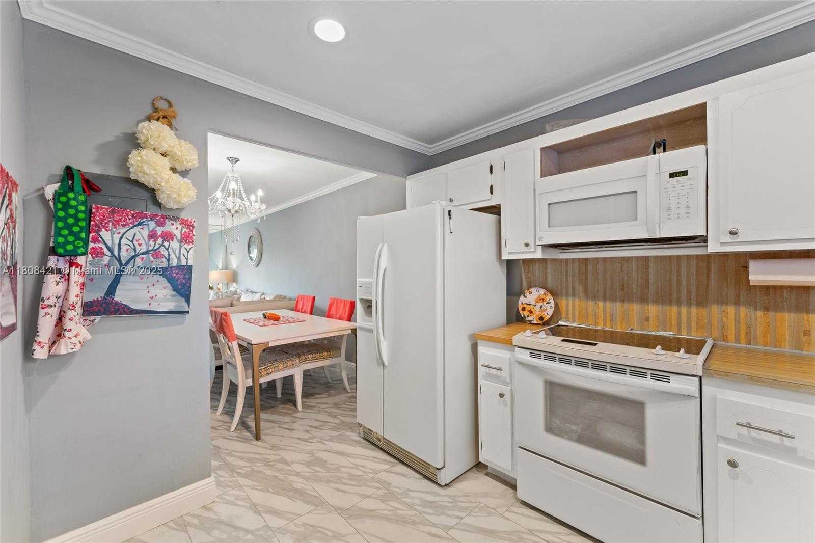 Small Image of 9401 SUNRISE LAKES BLVD #307, Sunrise Number 13