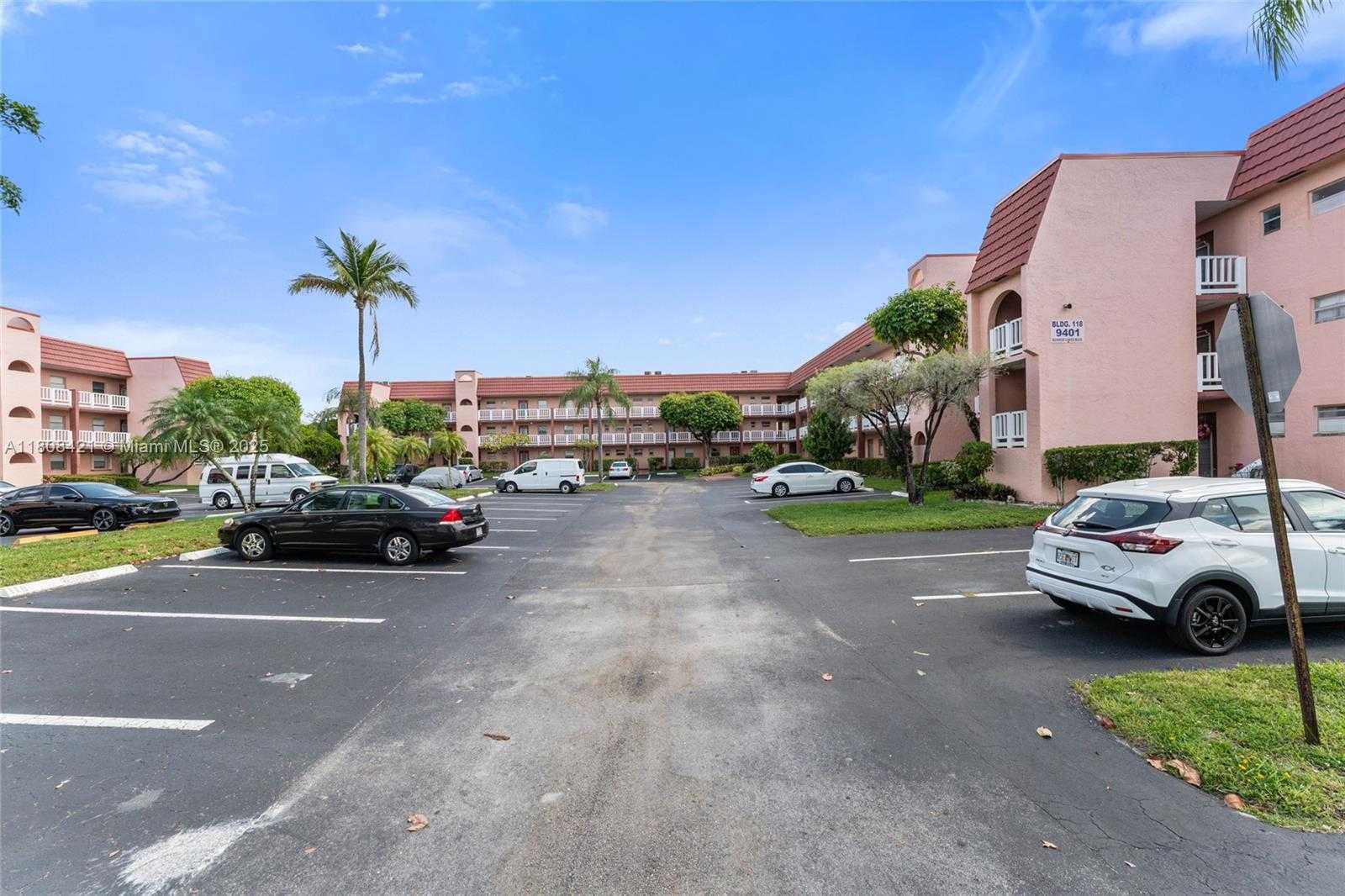 Small Image of 9401 SUNRISE LAKES BLVD #307, Sunrise Number 2