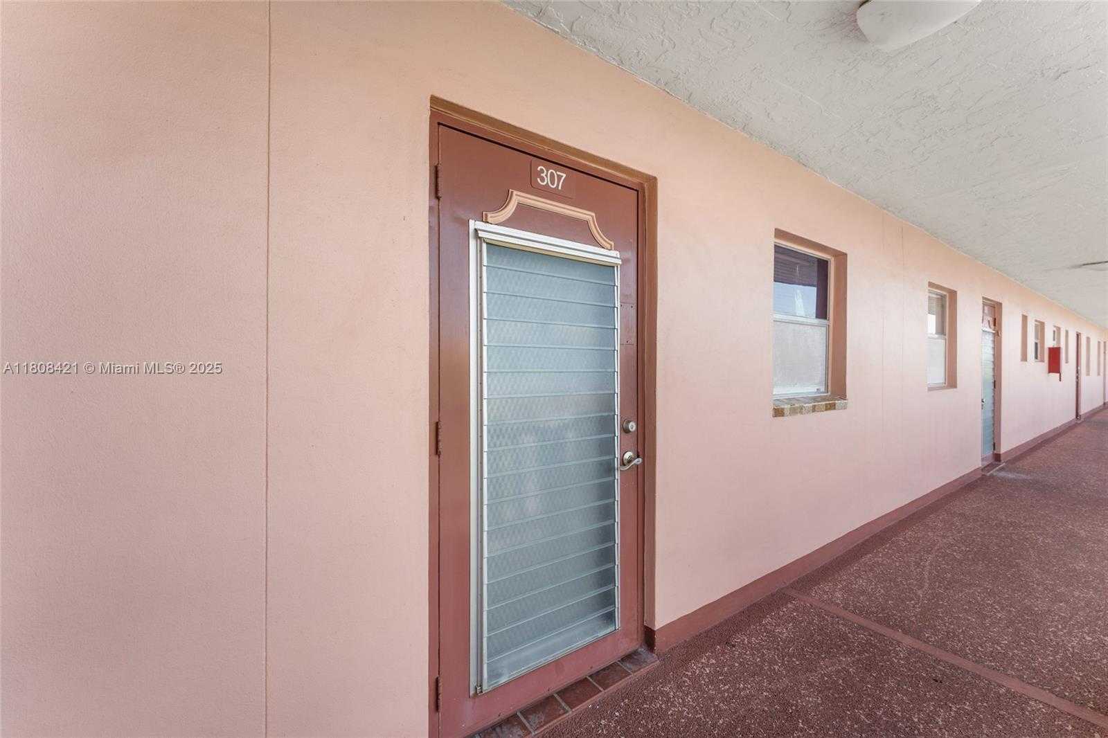 Small Image of 9401 SUNRISE LAKES BLVD #307, Sunrise Number 3