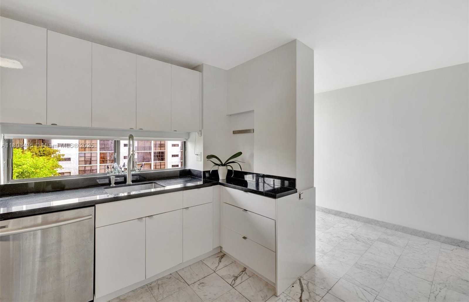 Small Image of 16919 NORTH BAY RD #521, Sunny Isles Beach Number 11