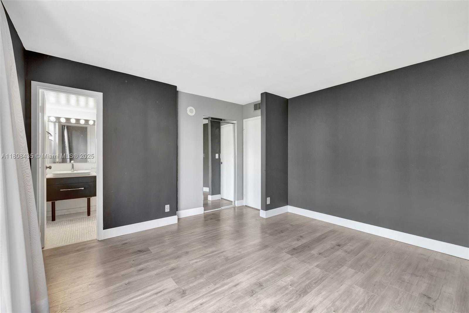 Small Image of 16919 NORTH BAY RD #521, Sunny Isles Beach Number 15