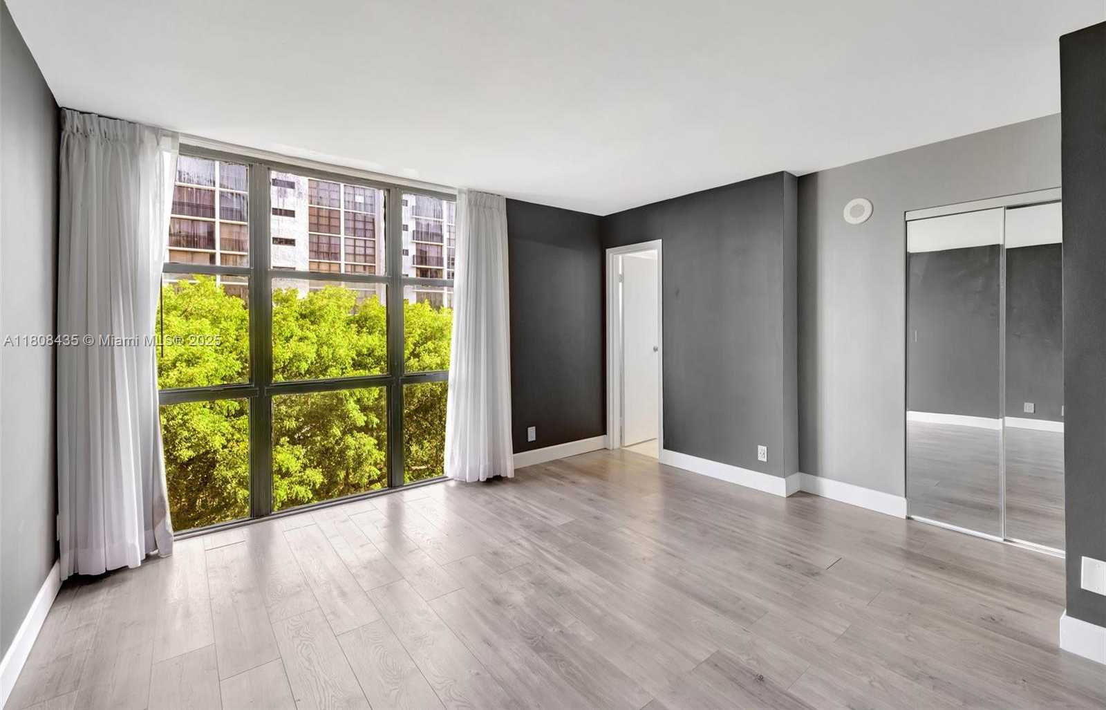 Small Image of 16919 NORTH BAY RD #521, Sunny Isles Beach Number 17