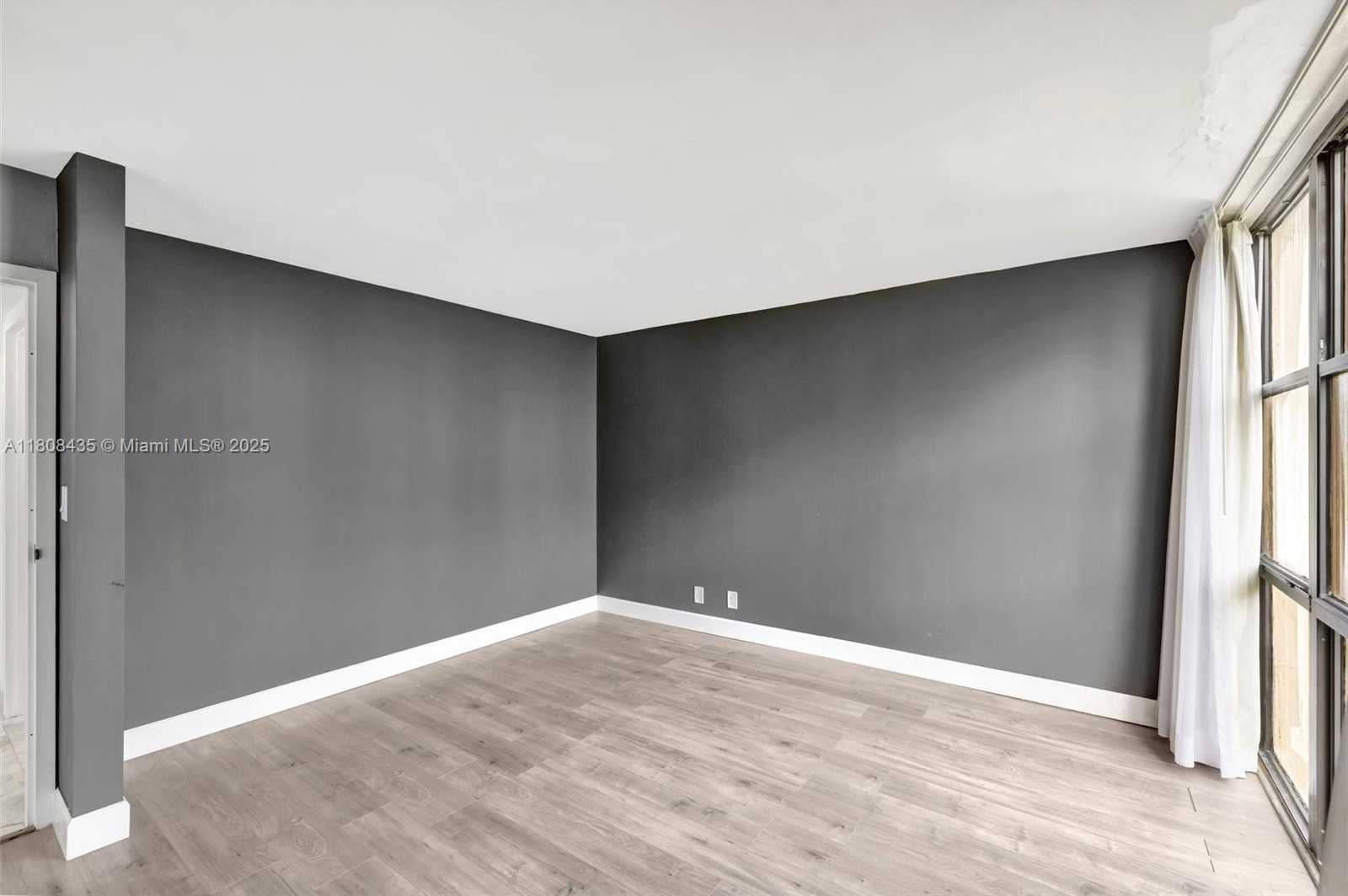 Small Image of 16919 NORTH BAY RD #521, Sunny Isles Beach Number 18