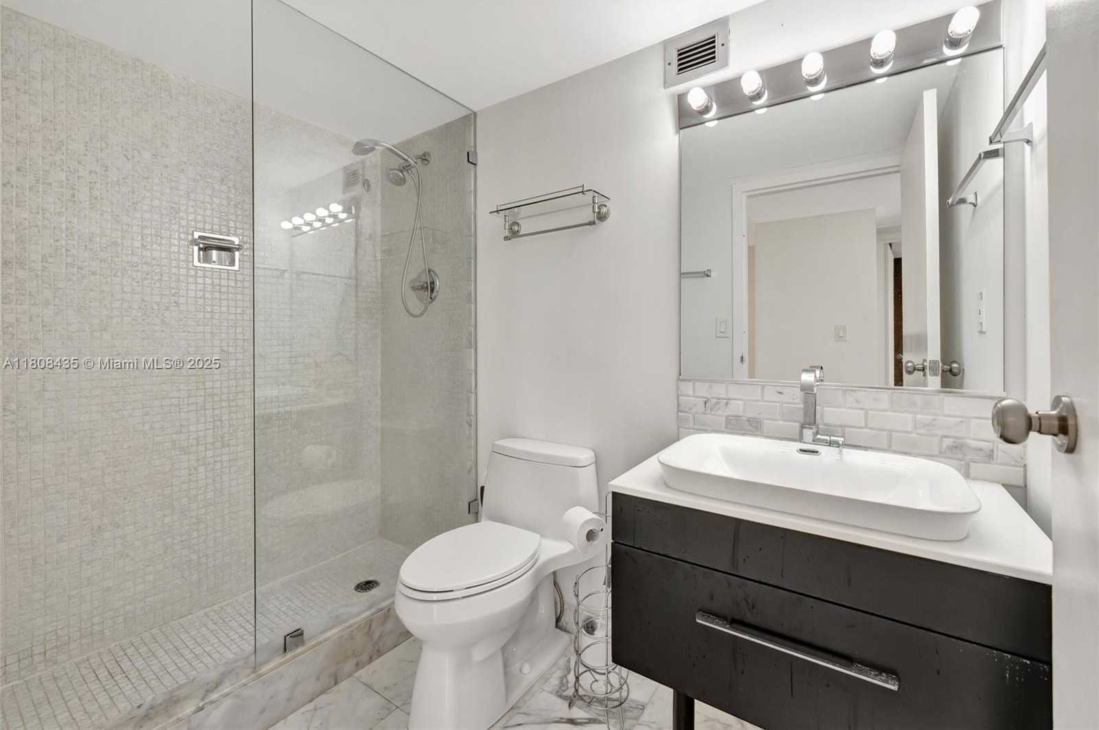 Small Image of 16919 NORTH BAY RD #521, Sunny Isles Beach Number 23