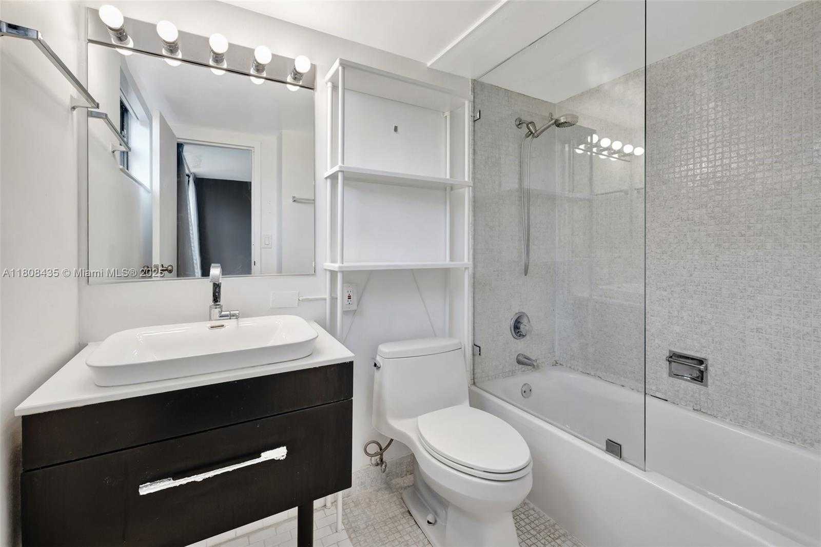 Small Image of 16919 NORTH BAY RD #521, Sunny Isles Beach Number 24