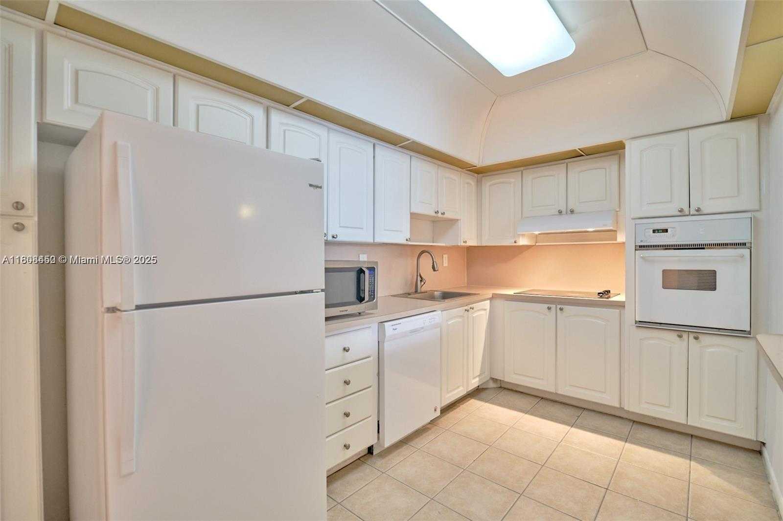 Small Image of 19390 COLLINS AVE #217, Sunny Isles Beach Number 7