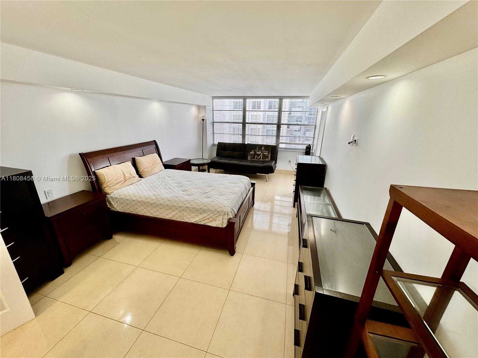 Small Image of 18051 BISCAYNE BLVD #1501, Aventura Number 15