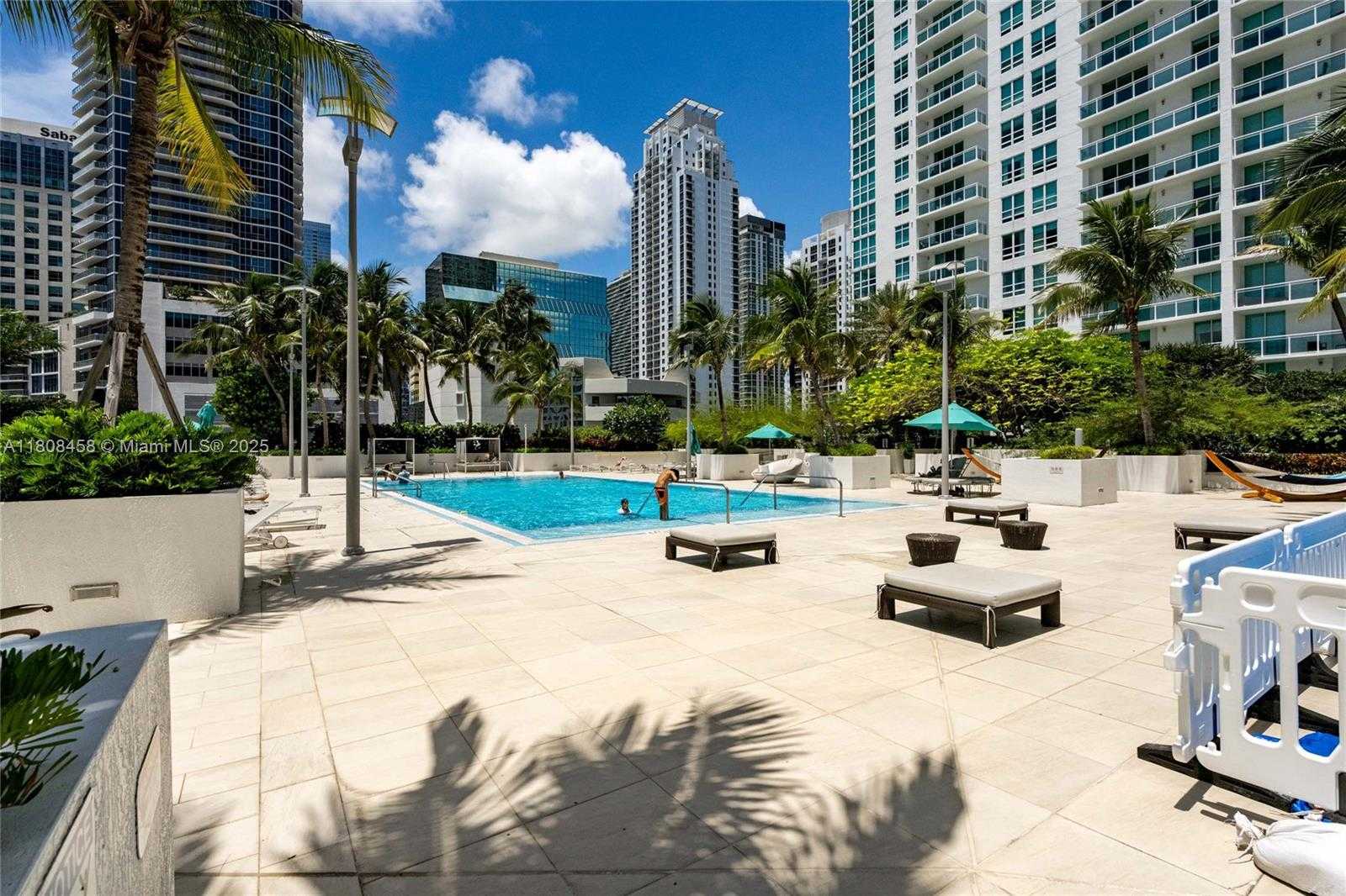 Small Image of 950 Brickell Bay Dr, Miami, FL 33131, USA Number 16
