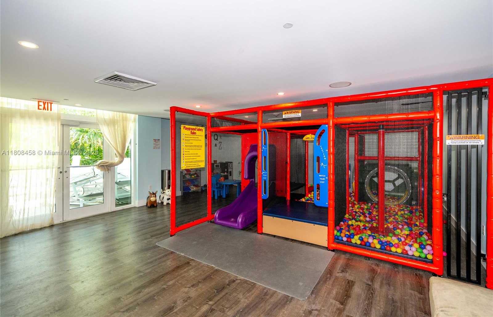 Small Image of 950 Brickell Bay Dr, Miami, FL 33131, USA Number 23