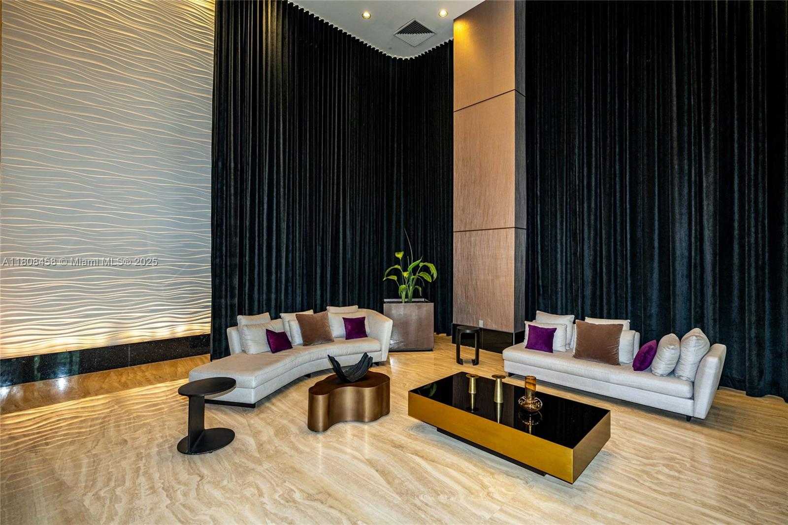 Small Image of 950 Brickell Bay Dr, Miami, FL 33131, USA Number 24