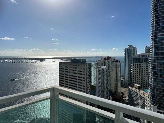Small Image of 950 Brickell Bay Dr, Miami, FL 33131, USA Number 27