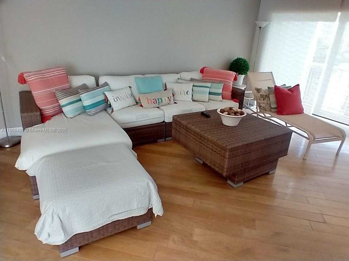 Small Image of 500 BAYVIEW DR #2031, Sunny Isles Beach Number 13