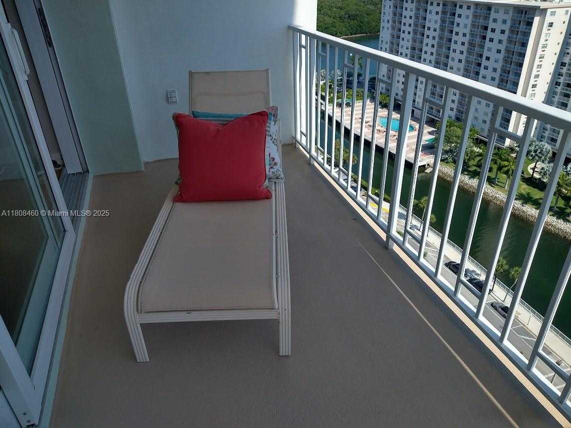Small Image of 500 BAYVIEW DR #2031, Sunny Isles Beach Number 19