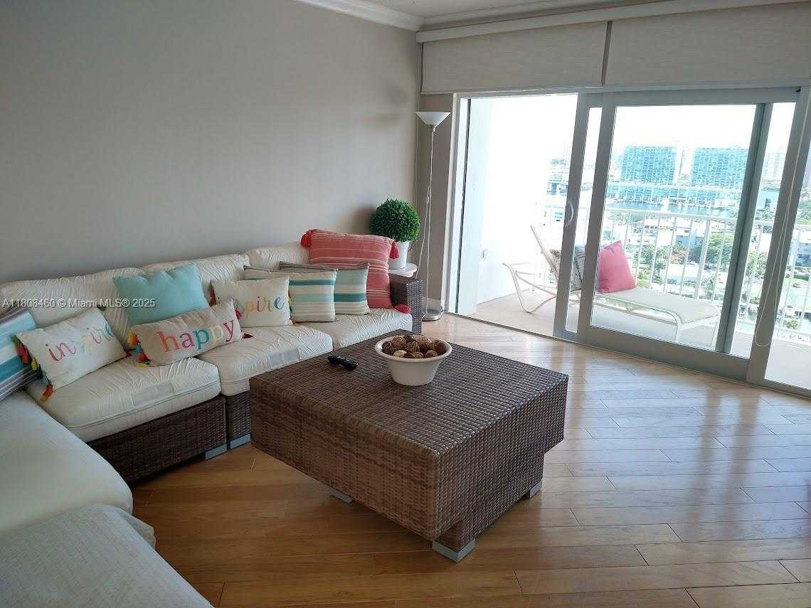 Small Image of 500 BAYVIEW DR #2031, Sunny Isles Beach Number 20