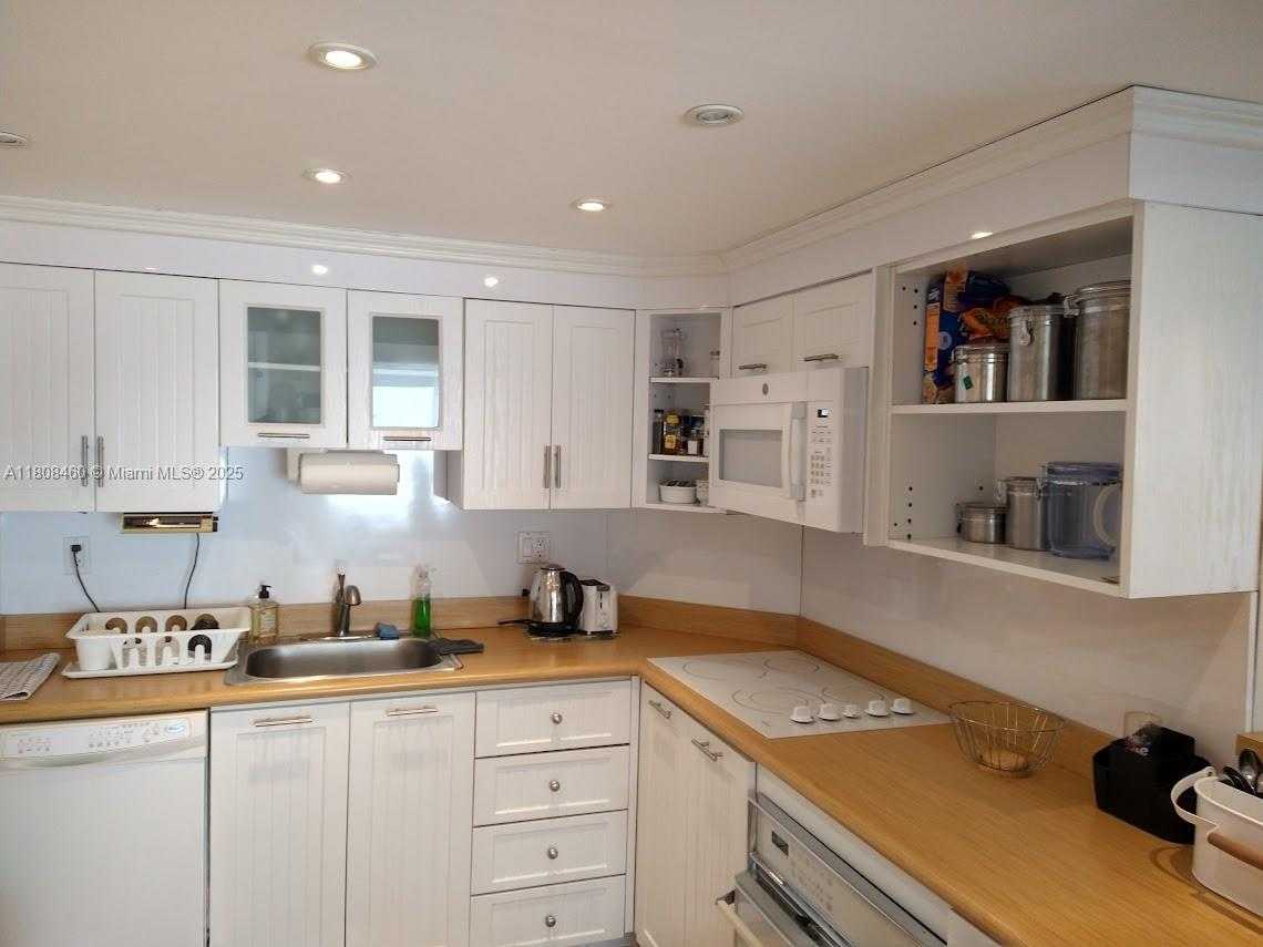 Small Image of 500 BAYVIEW DR #2031, Sunny Isles Beach Number 22