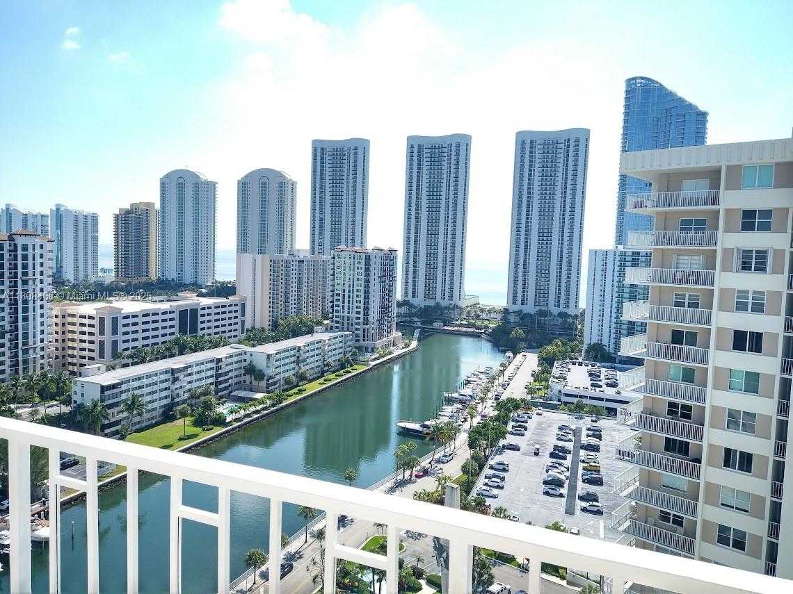 Small Image of 500 BAYVIEW DR #2031, Sunny Isles Beach Number 3
