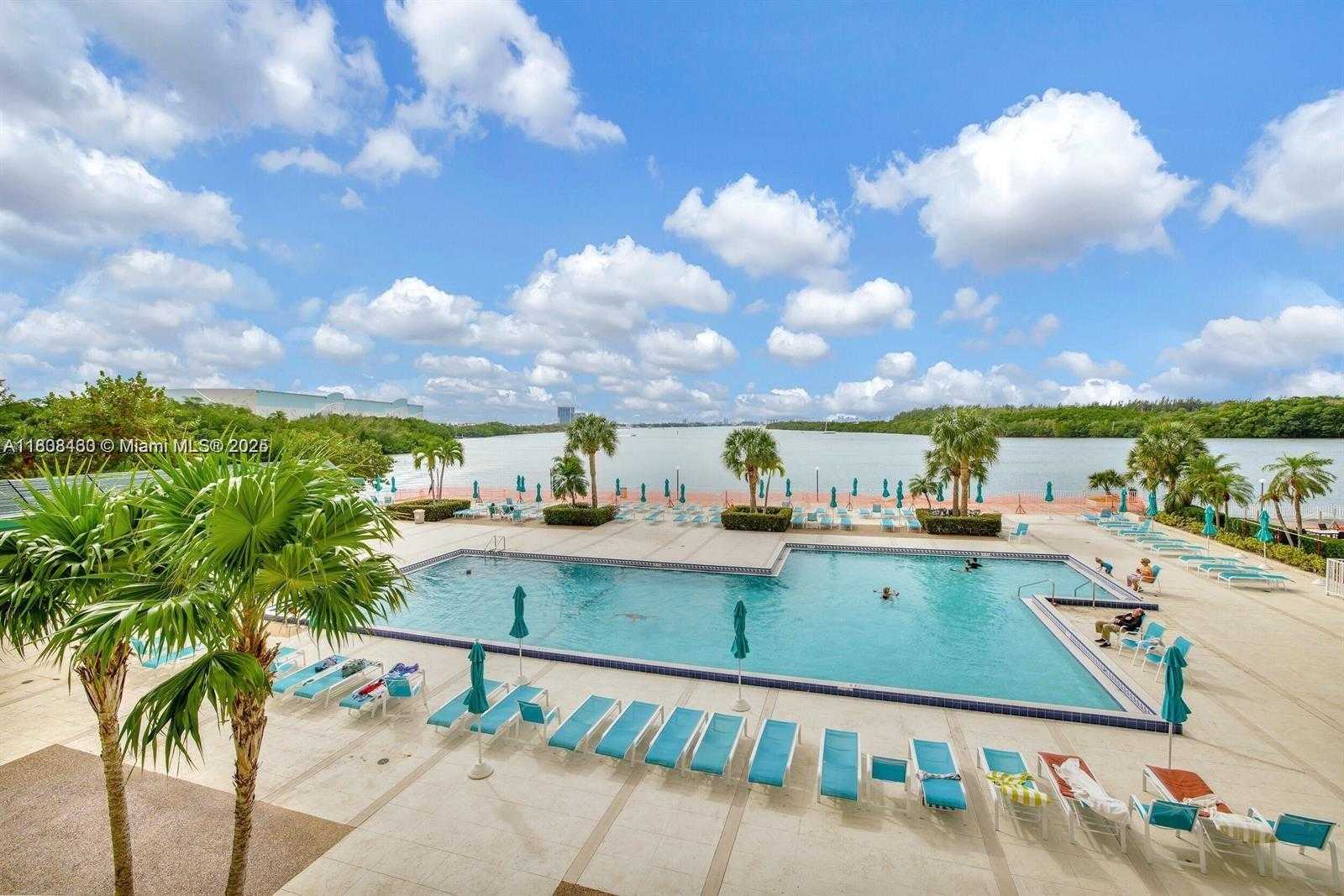 Small Image of 500 BAYVIEW DR #2031, Sunny Isles Beach Number 30