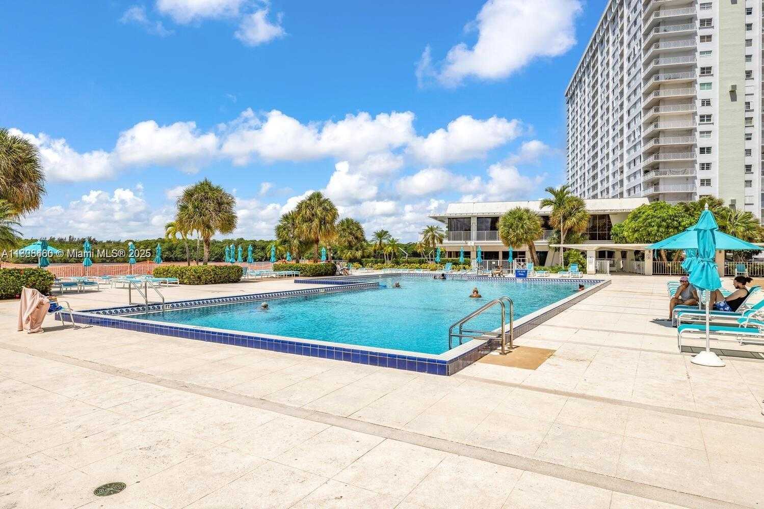 Small Image of 500 BAYVIEW DR #2031, Sunny Isles Beach Number 31