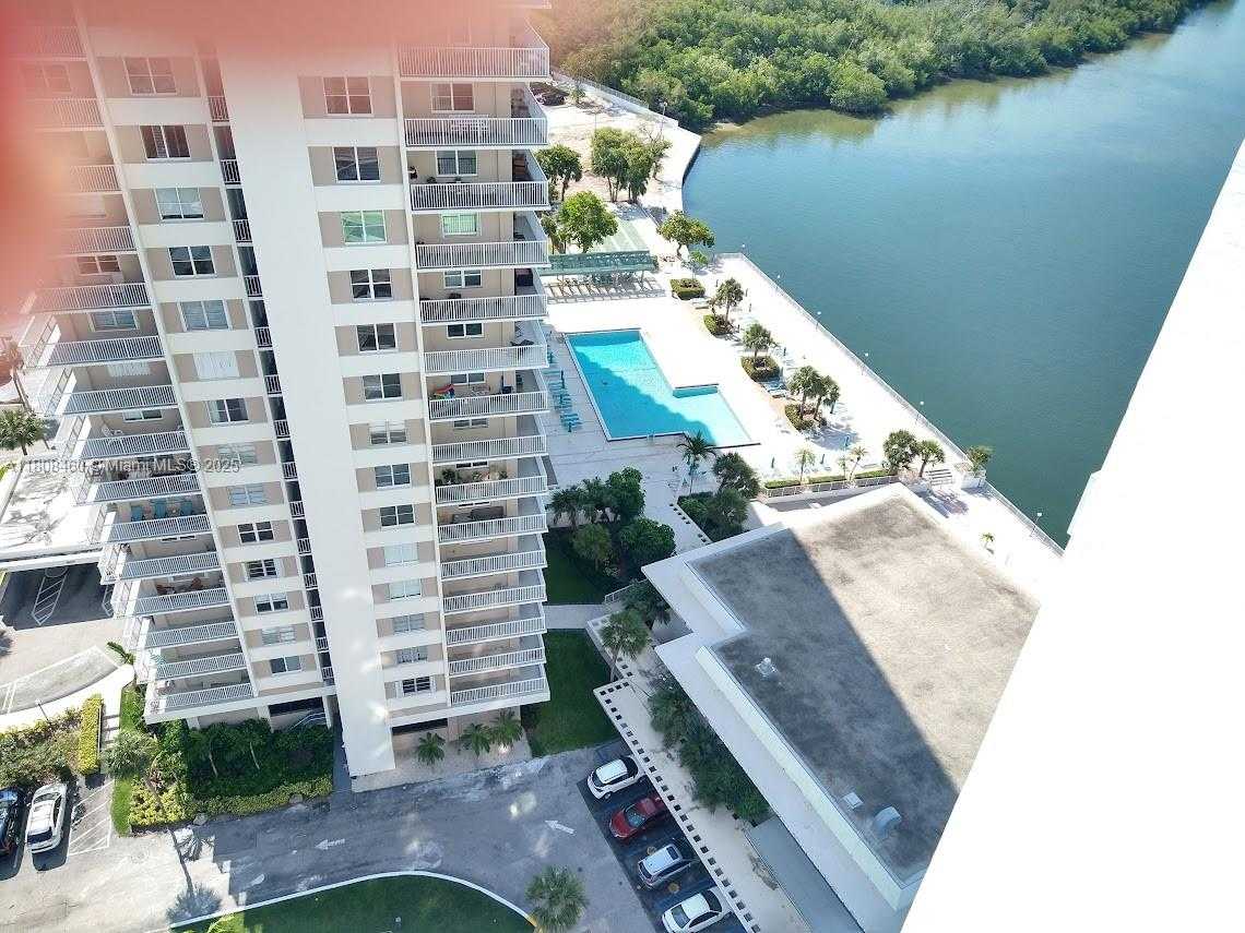 Small Image of 500 BAYVIEW DR #2031, Sunny Isles Beach Number 4