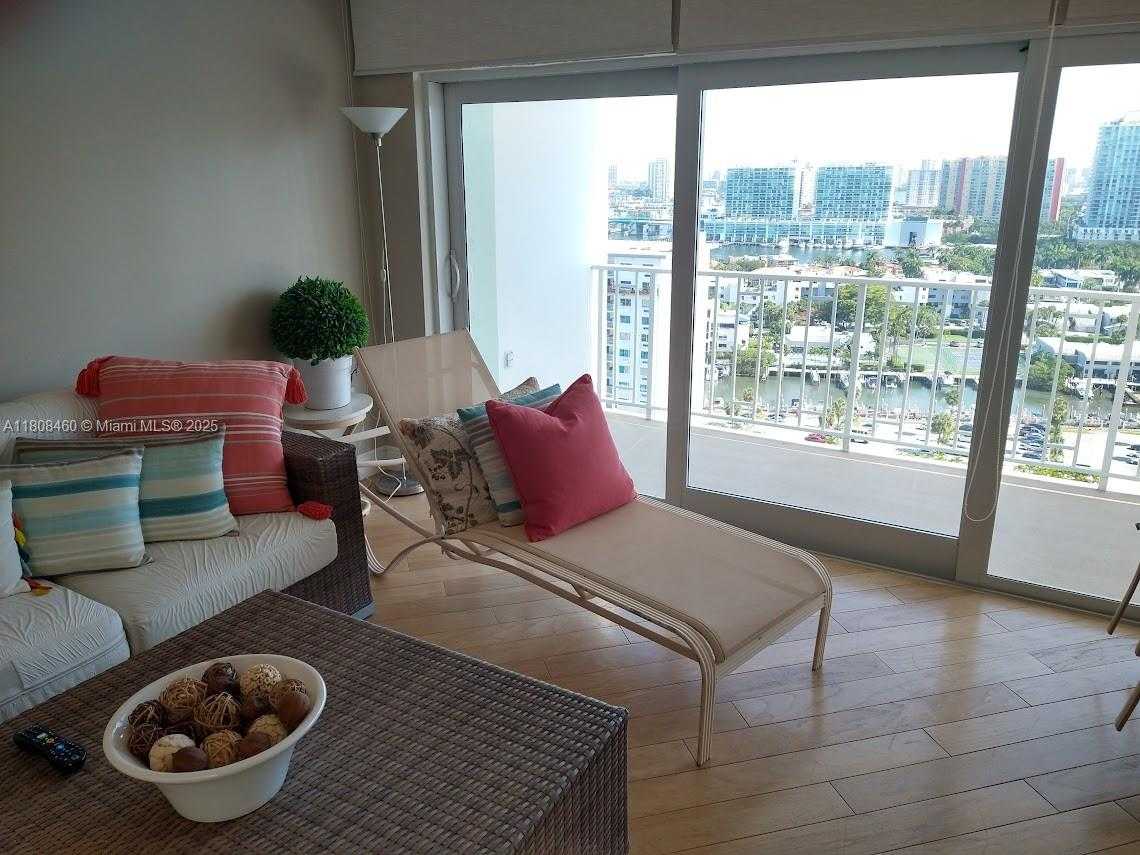 Small Image of 500 BAYVIEW DR #2031, Sunny Isles Beach Number 5